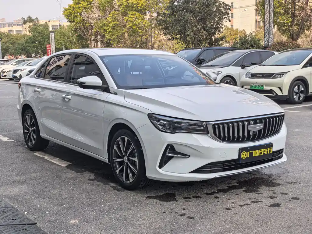 Geely Emgrand 2024