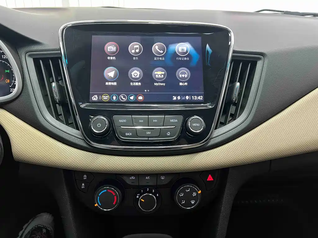 Chevrolet Cruze 2022 — фото 12