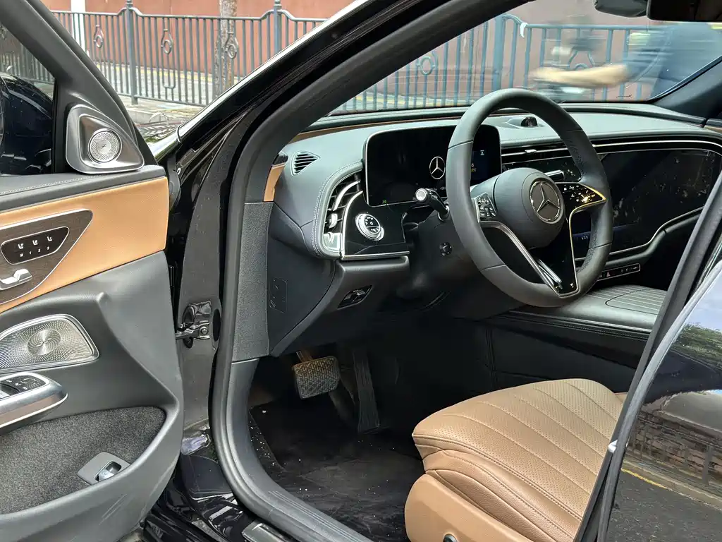 Mercedes-Benz E-Class 2024
