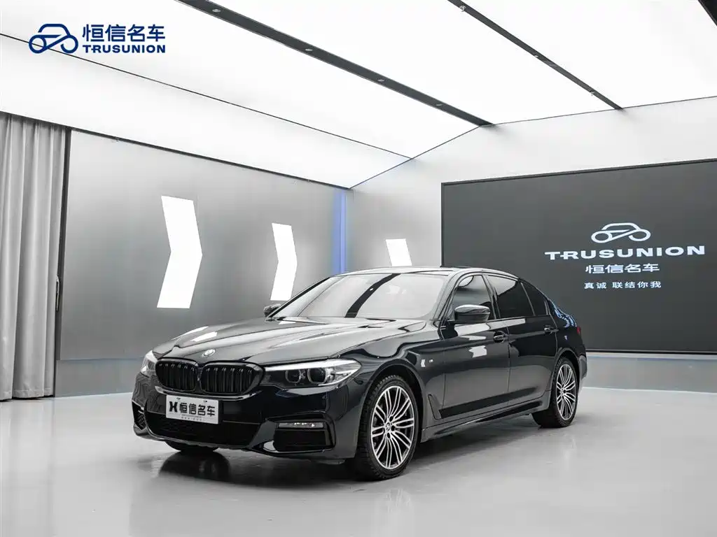 BMW 5 Series 2019 — фото 1