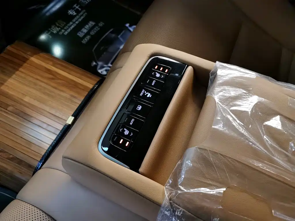 Lexus LS 2020 — фото 15