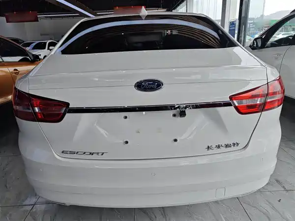 Ford Escort 2015