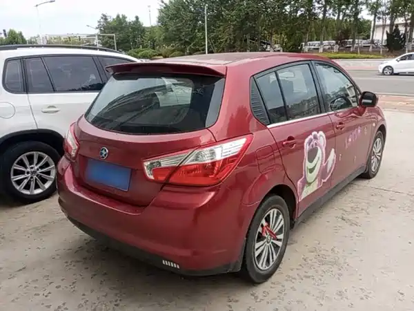 Venucia R50 2016
