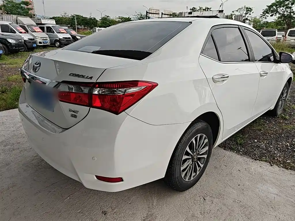 Toyota Corolla 2018 — фото 7