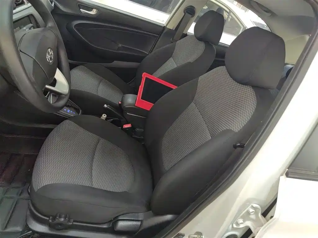 Hyundai Verna 2018 — фото 11