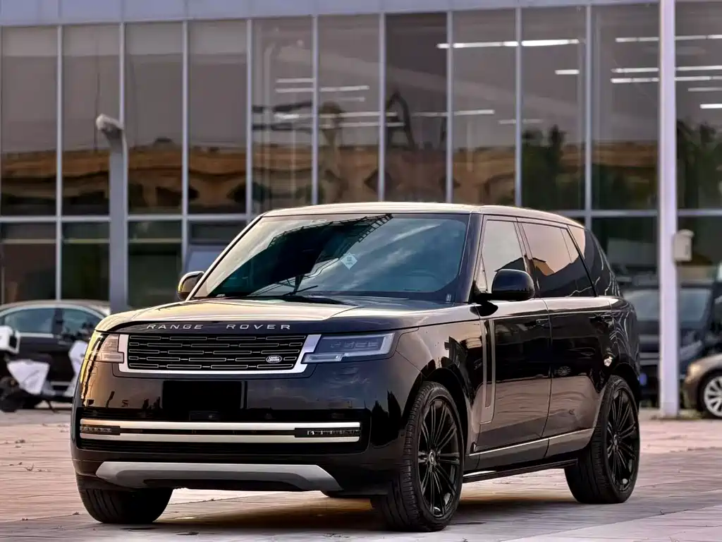 Land Rover Range Rover 2023 — фото 1