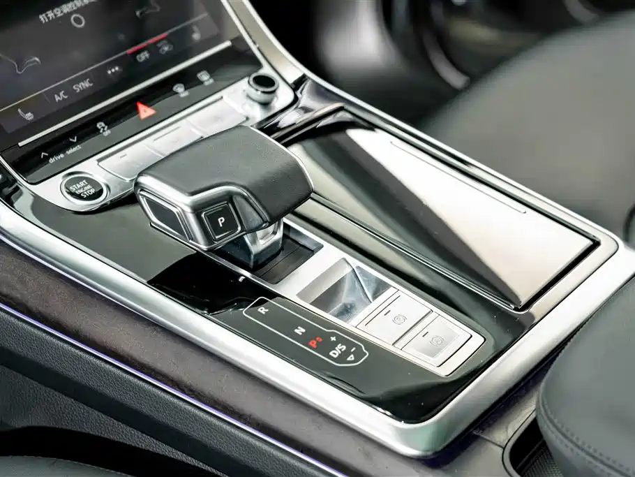 Audi Q8 2021 — фото 12