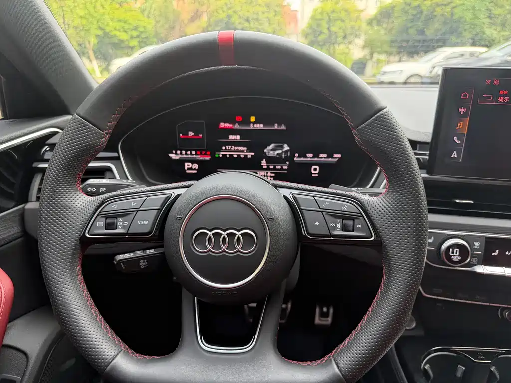 Audi A4L 2025 — фото 12