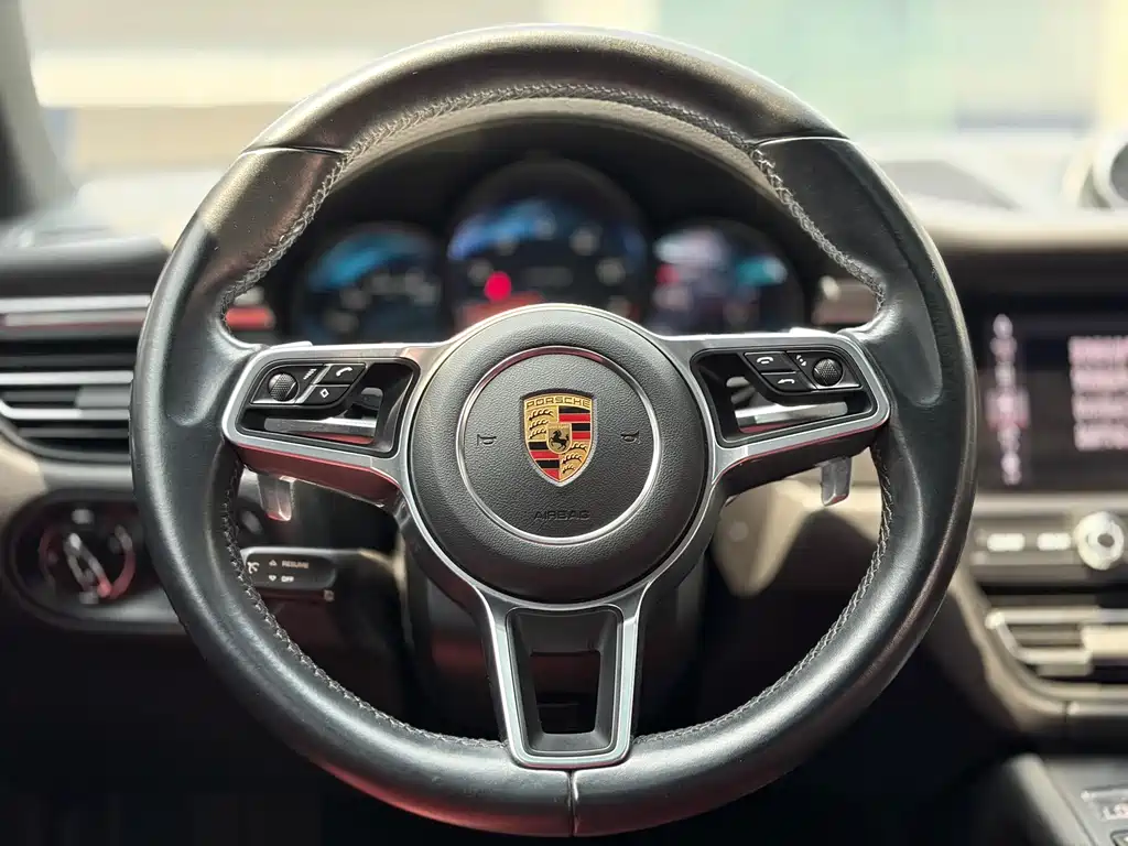 Porsche Macan 2021 — фото 9