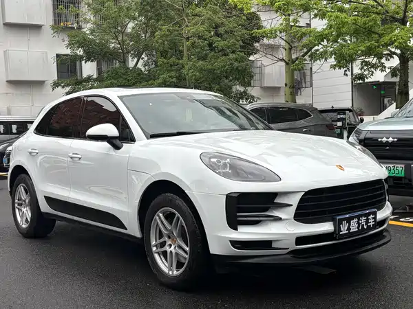 Porsche Macan 2021