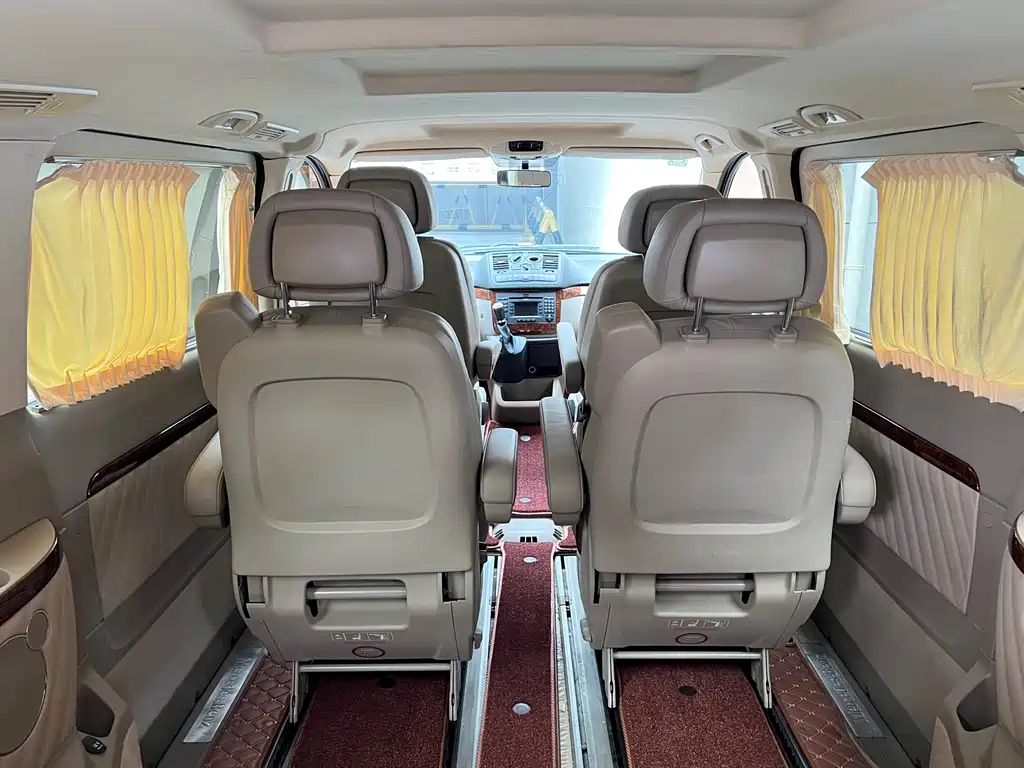 Mercedes-Benz Viano 2017 — фото 23