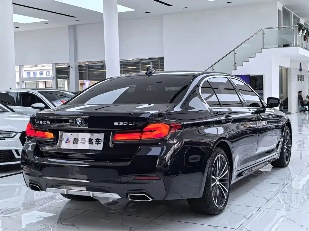 BMW 5 Series 2023 — фото 15