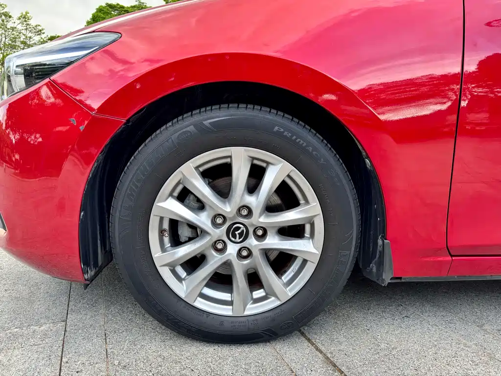 Mazda 3 Axela 2017 — фото 24