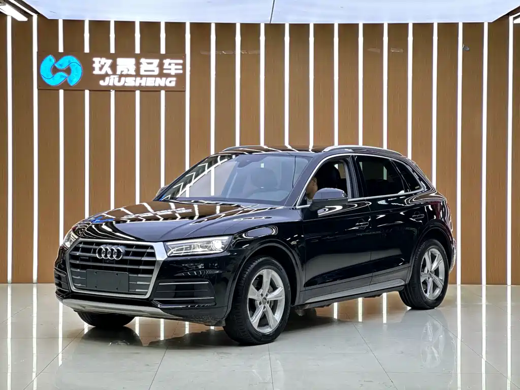 Audi Q5L 2018 — фото 1
