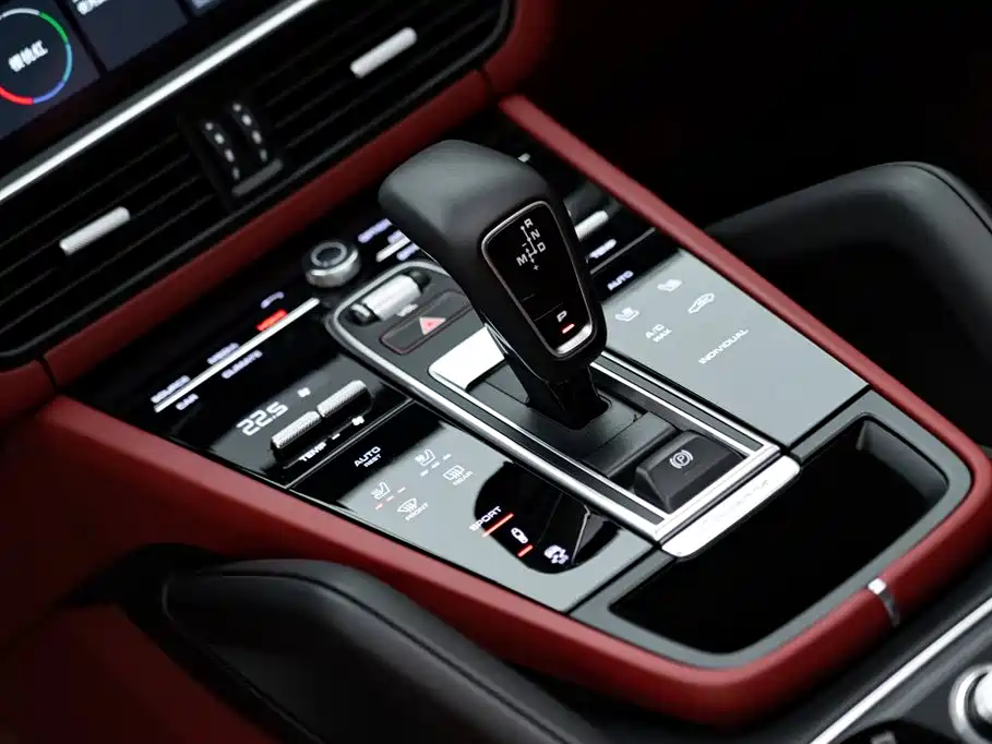 Porsche Cayenne 2020 — фото 15