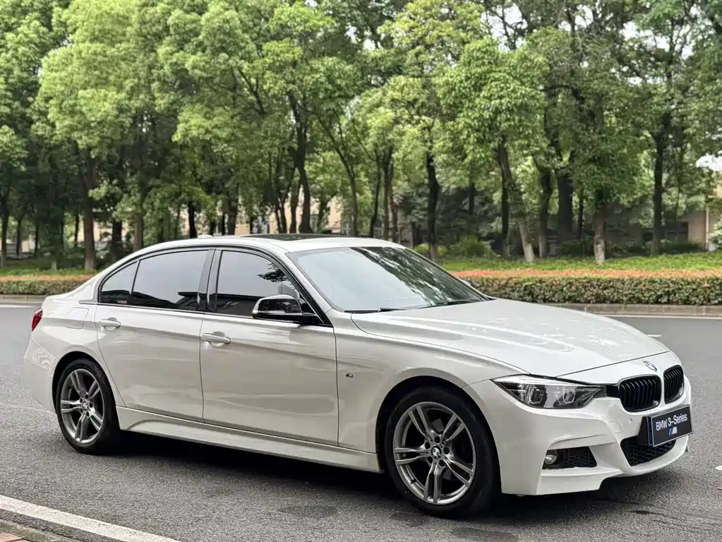 BMW 3 Series 2019 — фото 3