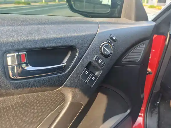 Hyundai Genesis Coupe 2012