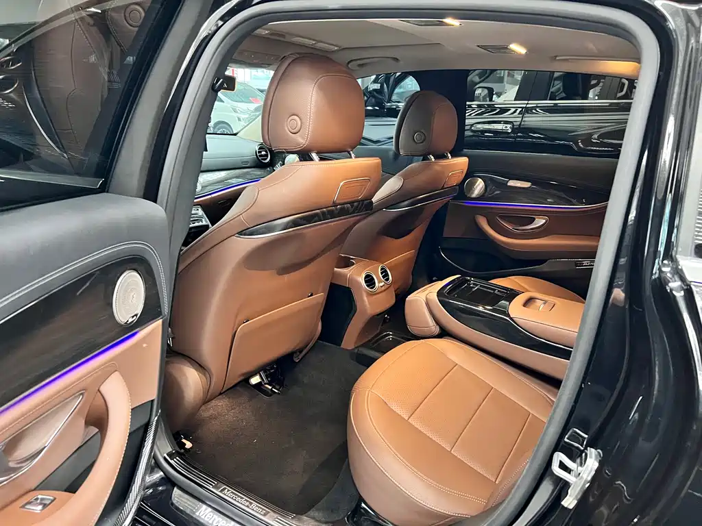 Mercedes-Benz E-Class 2018 — фото 10