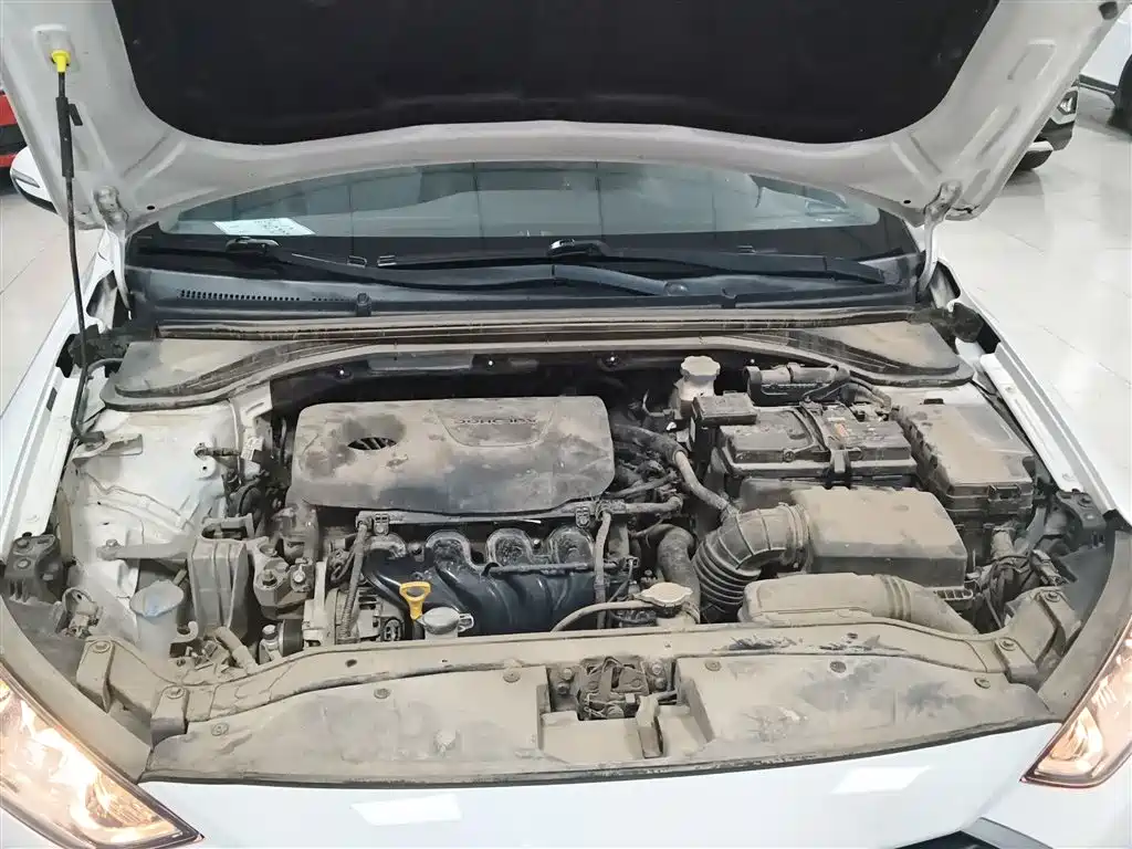 Hyundai Elantra 2019 — фото 16
