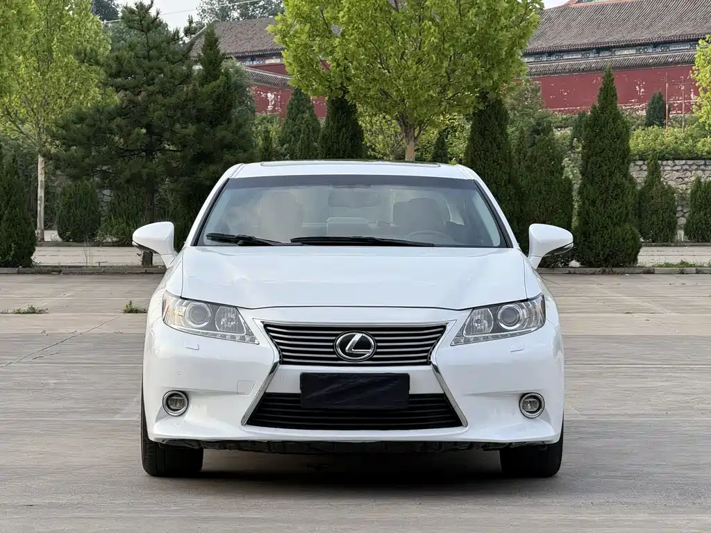Lexus ES 2015