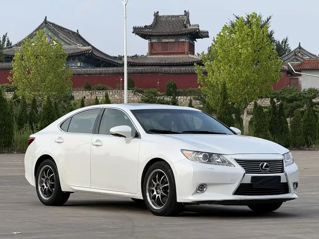 Lexus ES 2015