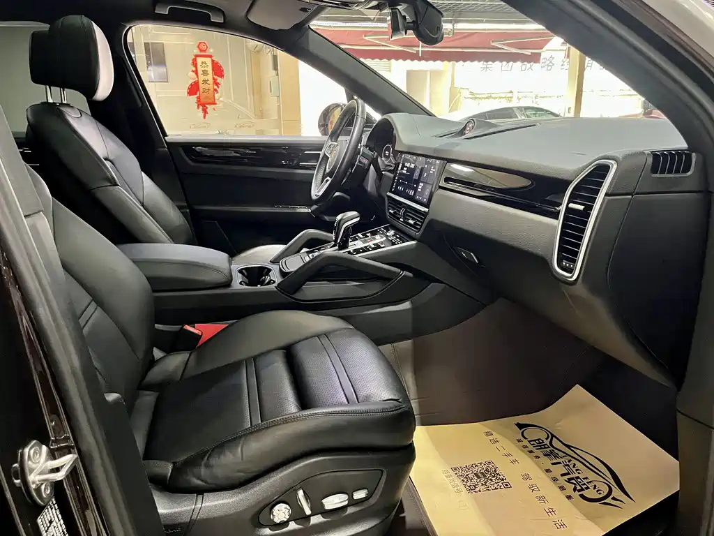 Porsche Cayenne 2018 — фото 15