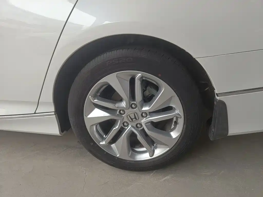 Honda Accord 2019 — фото 10