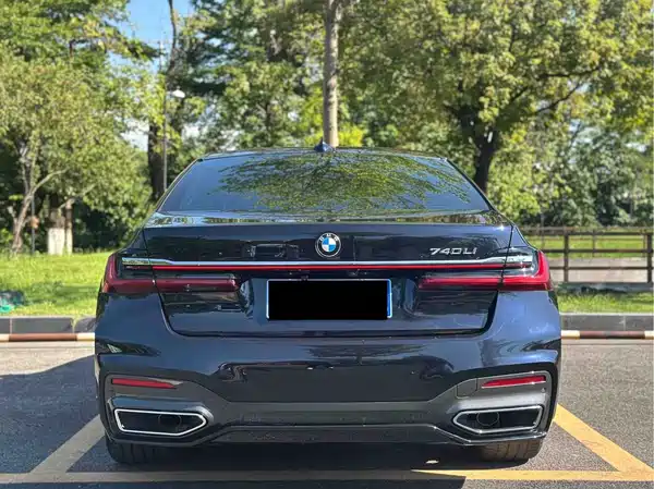 BMW 7 Series 2021