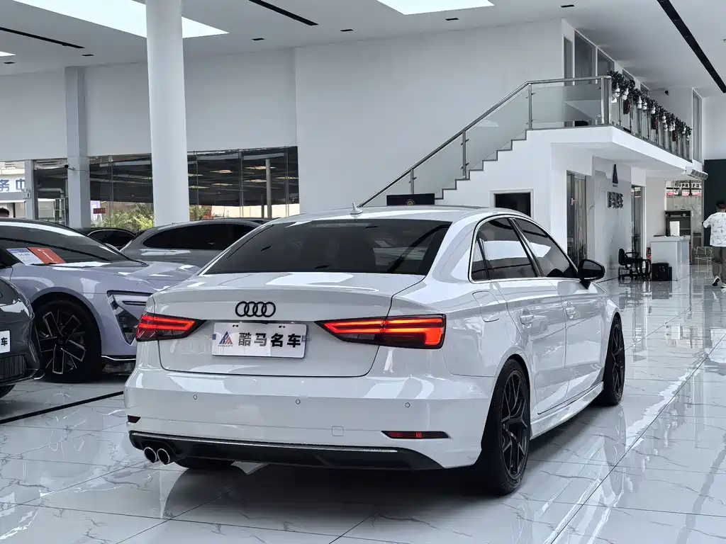 Audi A3 2018 — фото 15