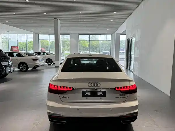 Audi A4L 2020