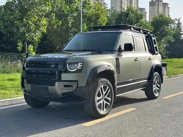 Land Rover Defender 2021