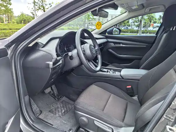 Mazda 3 Axela 2022