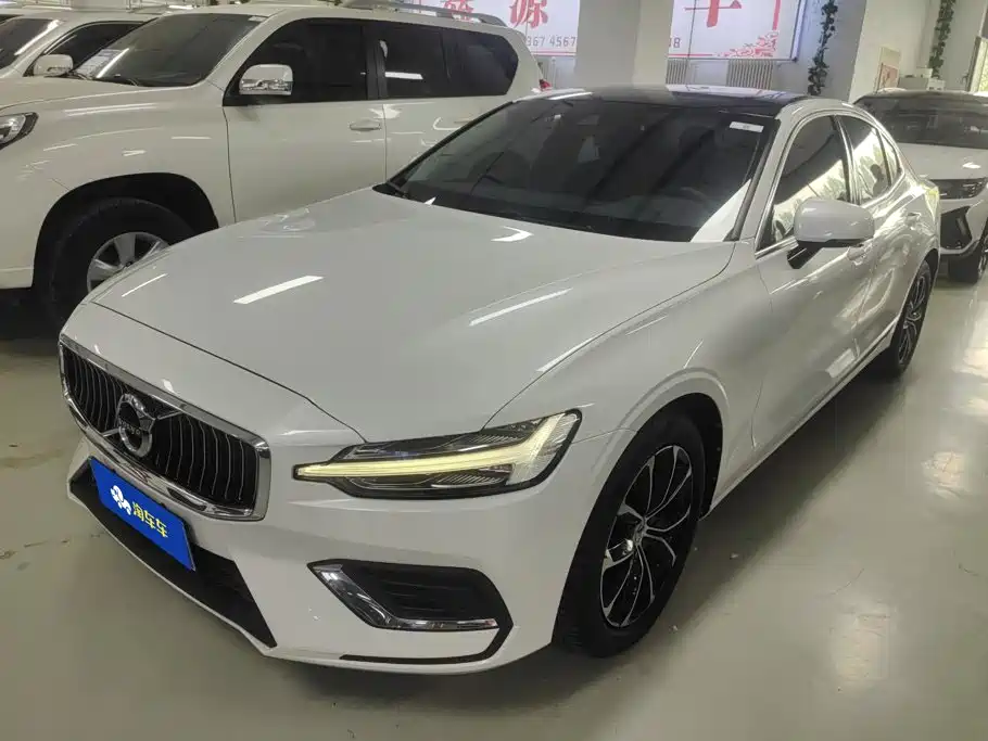 Volvo S60 2021 — фото 1