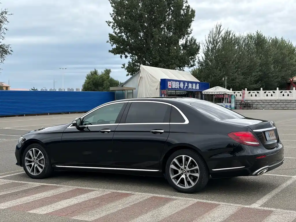 Mercedes-Benz E-Class 2018 — фото 24