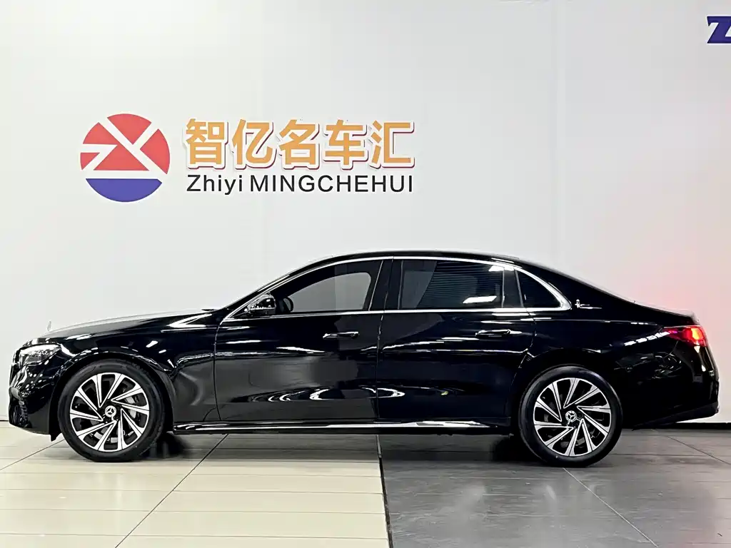 Mercedes-Benz E-Class 2024