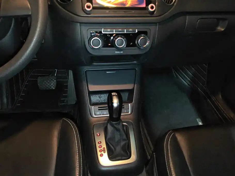 Volkswagen Tiguan 2016 — фото 16