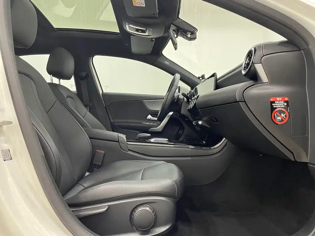 Mercedes-Benz A-Class 2022 — фото 14
