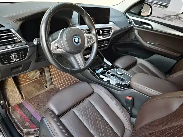 BMW iX3 2024