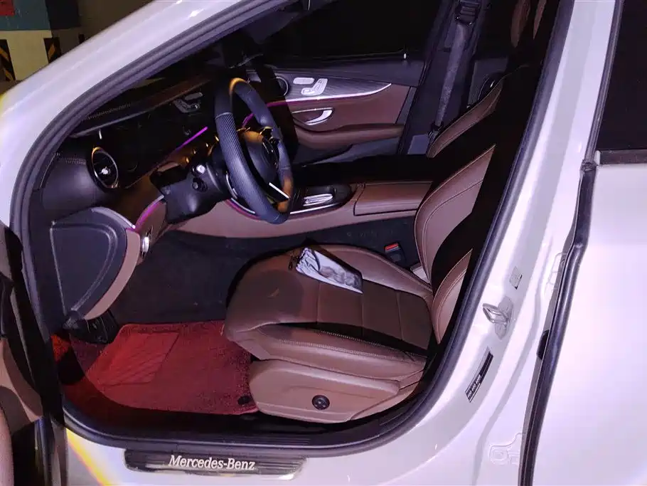 Mercedes-Benz E-Class 2023 — фото 9