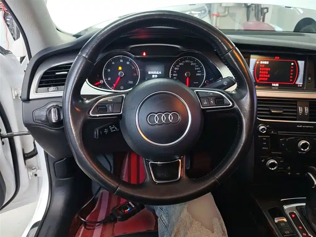 Audi A4L 2016 — фото 11