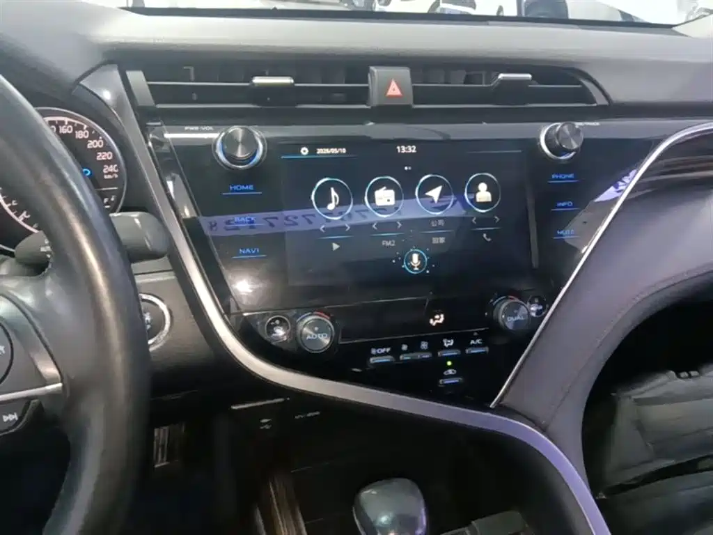Toyota Camry 2020 — фото 13