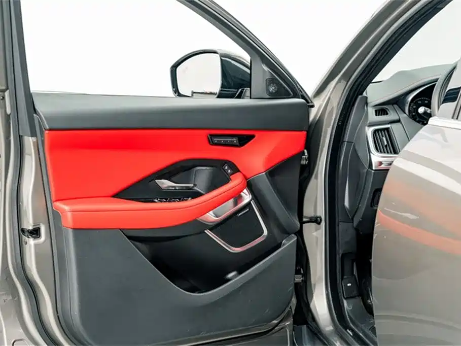 Jaguar E-PACE 2023 — фото 15