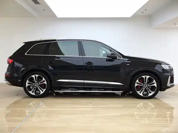 Audi Q7 2024