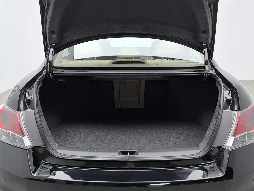 Honda Accord 2011 — фото 16