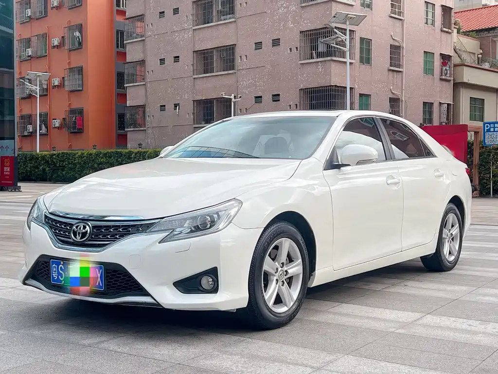 Toyota Reiz 2013