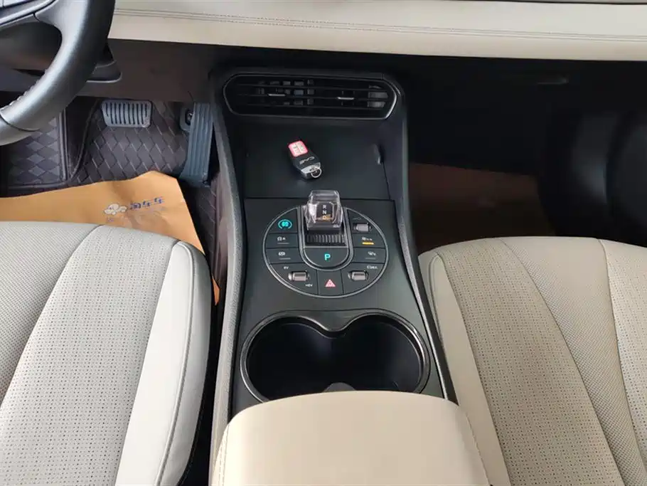 BYD Seal 05 DM-i 2025 — фото 16