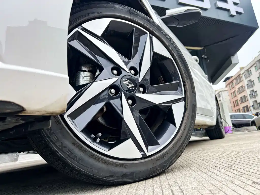 Hyundai Elantra 2022