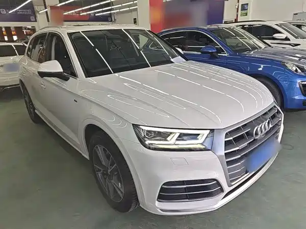 Audi Q5L 2020