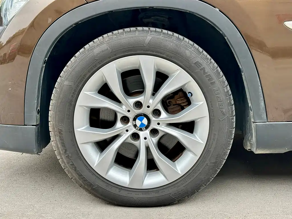 BMW X1 2011 — фото 16
