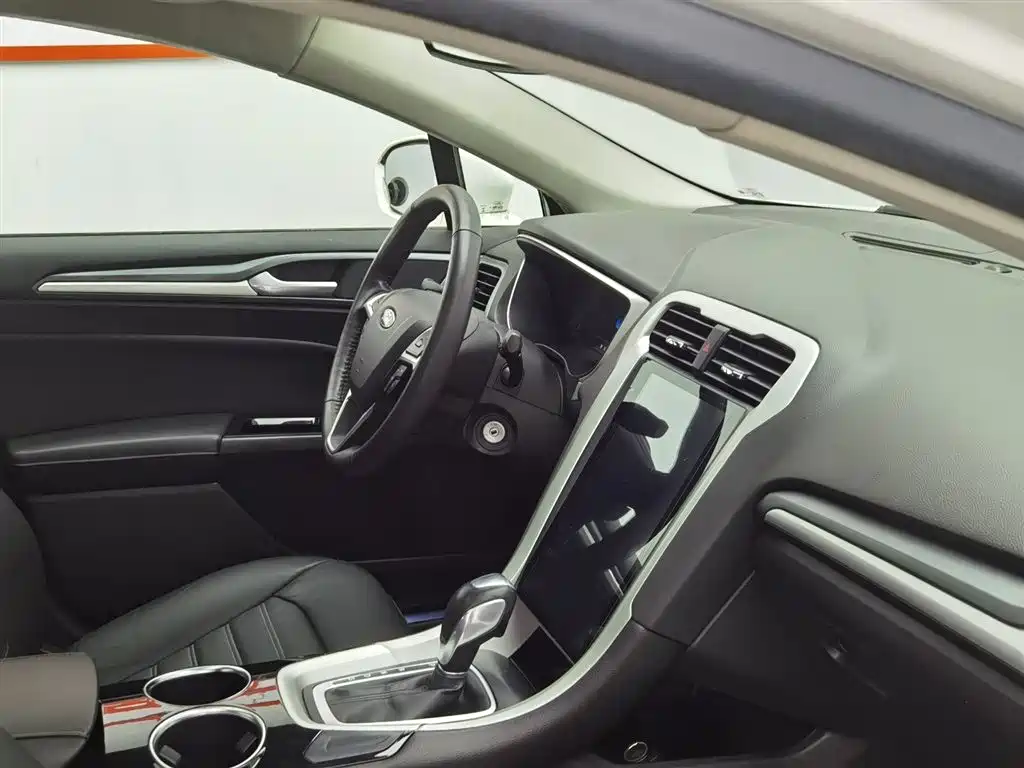 Ford Mondeo 2015 — фото 22